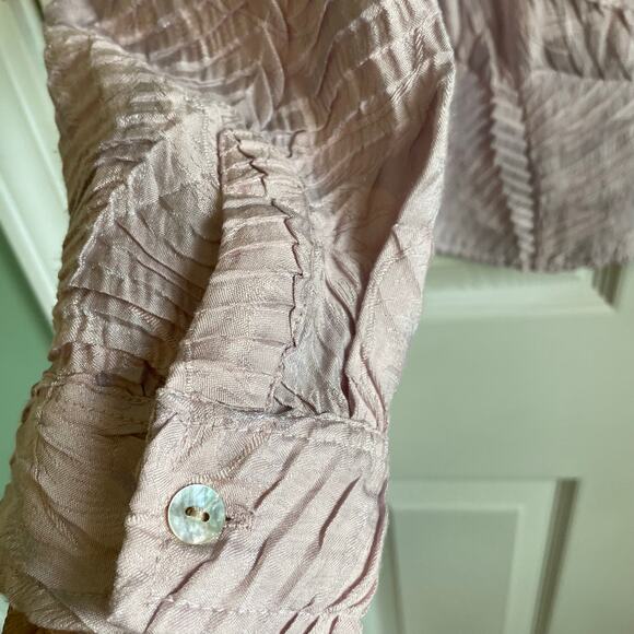 Chico’s Pink Blouse Top Textured Pleated Shimmer Button Up Collar Sz L Unique - Picture 6 of 12